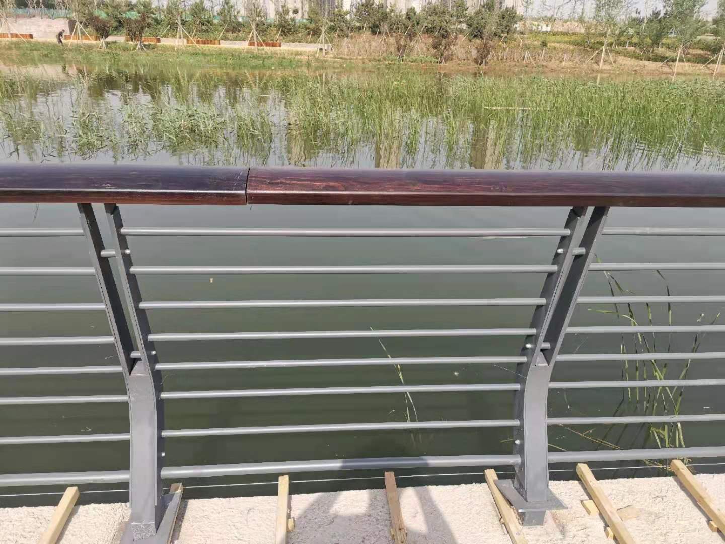 安顺市桥梁防撞护栏景观护栏 - 一站式服务